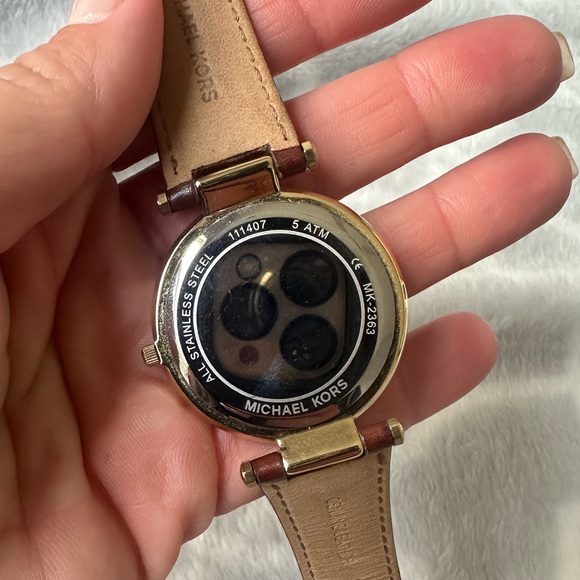 Women’s Michael Kors Leather Wristband Watch MK-2363 - Picture 11 of 13